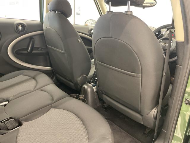 ＭＩＮＩ クーパーＤ　クロスオーバー　アンビエントライト　純正ＣＤプレイヤー　オートエアコン　オートライト　レインセンサー　フォグライト　バイキセノンヘッドライト　ＥＴＣ　ミニ純正ドラレコ　ＡＵＸ　ルーフレール　ＤＳＣ　スタッドレス車載（32枚目）