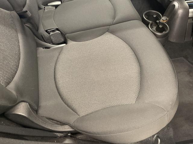 ＭＩＮＩ クーパーＤ　クロスオーバー　アンビエントライト　純正ＣＤプレイヤー　オートエアコン　オートライト　レインセンサー　フォグライト　バイキセノンヘッドライト　ＥＴＣ　ミニ純正ドラレコ　ＡＵＸ　ルーフレール　ＤＳＣ　スタッドレス車載（34枚目）