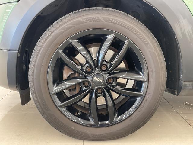ＭＩＮＩ クーパーＤ　クロスオーバー　アンビエントライト　純正ＣＤプレイヤー　オートエアコン　オートライト　レインセンサー　フォグライト　バイキセノンヘッドライト　ＥＴＣ　ミニ純正ドラレコ　ＡＵＸ　ルーフレール　ＤＳＣ　スタッドレス車載（49枚目）