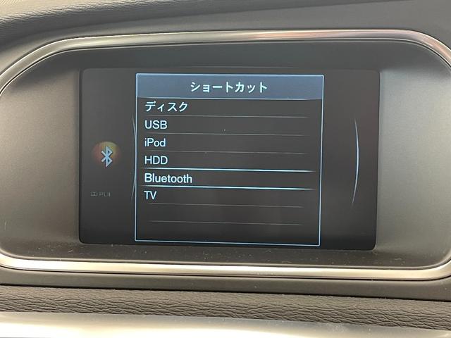 Ｖ４０ クロスカントリー　Ｄ４　サマム　１オーナー　ＡＣＣ　ｈａｒｍａｎ／ｋａｒｄｏｎ　黒革　シートＨ　衝突軽減Ｂ　ＢＬＩＳ　ＬＫＡ　　ＴＶ　ＣＤ　ＤＶＤ　ＢＴ　ＵＳＢ　ＥＴＣ　Ｂカメラ　前席Ｐシート　Ｐシフト　ＬＥＤヘッドライト（13枚目）