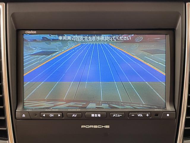 パナメーラ エディション　特別仕様車　ＢＯＳＥ　ＰＤＬＳ　ＰＡＳＭ　ベージュ革　ナビ　ＡＭ　ＦＭ　ＣＤ　ＤＶＤ　フルセグ　前席シートＨ　前席Ｐシート　Ｐシフト　Ｂカメラ　純正１９インチＡＷ　前後コーナーセンサー　クルコン（10枚目）