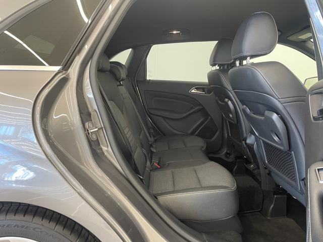 Ｂクラス Ｂ１８０　レーダーセーフティＰＫＧ　ハーフレザー　シートヒーター　純正ナビ　フルセグ　リアビューカメラ　ＡＣＣ　ＬＫＡ　ＢＳＭ　ダイナミックセレクト　ＬＥＤヘッドライト　アイドリングストップ　純正１７インチＡＷ（34枚目）