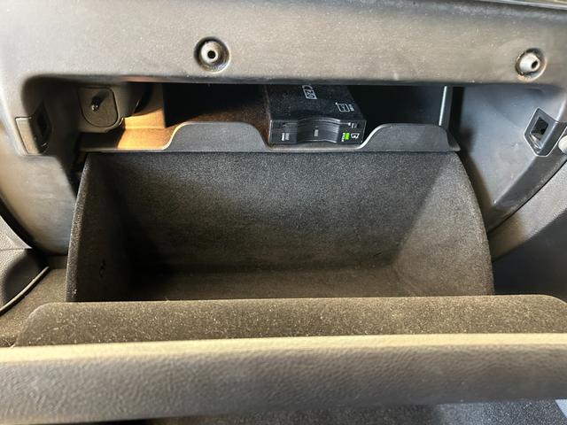 ジープ・グランドチェロキー リミテッド　４ＷＤ　ＥＴＣ　横滑り防止装置　エアバッグ　エアコン　パワーステアリング　パワーウィンドウ　ＡＢＳ（26枚目）