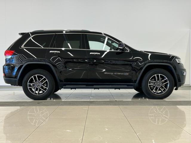 ジープ・グランドチェロキー リミテッド　４ＷＤ　ＥＴＣ　横滑り防止装置　エアバッグ　エアコン　パワーステアリング　パワーウィンドウ　ＡＢＳ（51枚目）