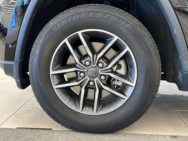 ジープ・グランドチェロキー リミテッド　４ＷＤ　ＥＴＣ　横滑り防止装置　エアバッグ　エアコン　パワーステアリング　パワーウィンドウ　ＡＢＳ（57枚目）