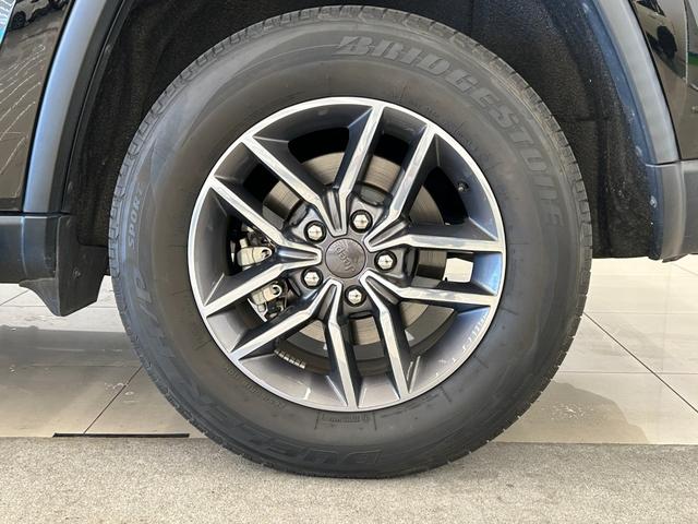 ジープ・グランドチェロキー リミテッド　４ＷＤ　ＥＴＣ　横滑り防止装置　エアバッグ　エアコン　パワーステアリング　パワーウィンドウ　ＡＢＳ（58枚目）