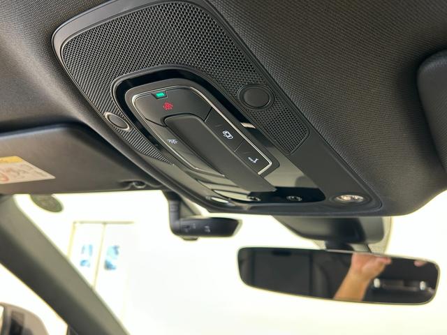 Ｑ５ ４０ＴＤＩクワトロ　スポーツ　Ｓ－Ｌｉｎｅパッケージ　バーチャルＣＰ　マトリクスＬＥＤ　アダプティブハイビームＡ　ハーフレザー　シートヒーター　ＰＷシート　純正ナビ　３６０°カメラ　ＴＶ　ＡＣＣ　ＬＫＡ　ＢＳＭ　　１９インチＡＷ（25枚目）