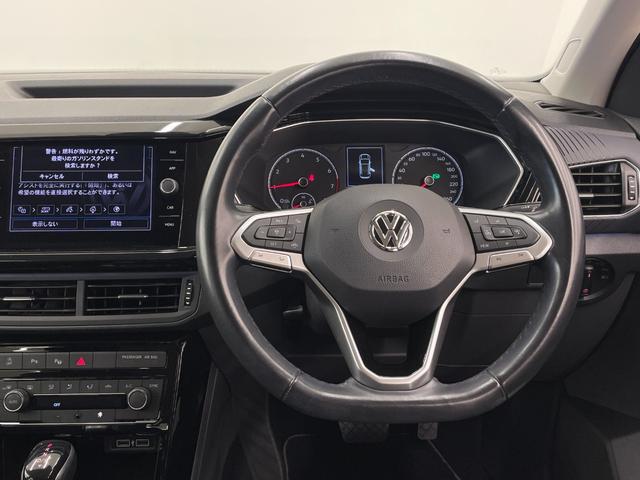 Ｔ－クロス ＴＳＩ　１ｓｔプラス　オールインセーフティ　ＡＣＣ　ＬＫＡ　ＢＳＭ　リアトラックアラート　純正ナビ　リアビューカメラ　ＴＶ　ＡｐｐｌｅＣａｒＰｌａｙ　ＬＥＤヘッドライト　ハイビームＡ　駐車支援システム　純正１８インチＡＷ（3枚目）