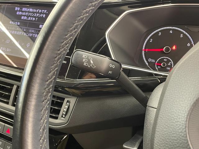 Ｔ－クロス ＴＳＩ　１ｓｔプラス　オールインセーフティ　ＡＣＣ　ＬＫＡ　ＢＳＭ　リアトラックアラート　純正ナビ　リアビューカメラ　ＴＶ　ＡｐｐｌｅＣａｒＰｌａｙ　ＬＥＤヘッドライト　ハイビームＡ　駐車支援システム　純正１８インチＡＷ（6枚目）