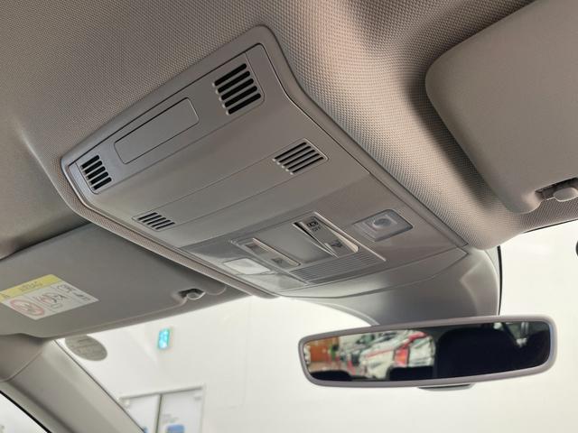 Ｔ－クロス ＴＳＩ　１ｓｔプラス　オールインセーフティ　ＡＣＣ　ＬＫＡ　ＢＳＭ　リアトラックアラート　純正ナビ　リアビューカメラ　ＴＶ　ＡｐｐｌｅＣａｒＰｌａｙ　ＬＥＤヘッドライト　ハイビームＡ　駐車支援システム　純正１８インチＡＷ（25枚目）