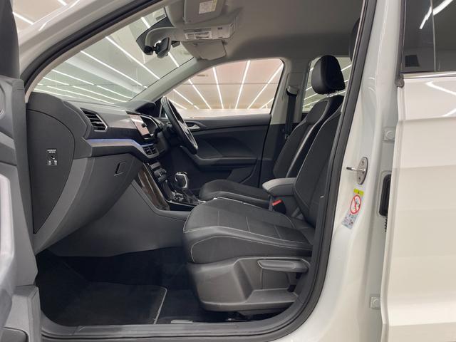 Ｔ－クロス ＴＳＩ　１ｓｔプラス　オールインセーフティ　ＡＣＣ　ＬＫＡ　ＢＳＭ　リアトラックアラート　純正ナビ　リアビューカメラ　ＴＶ　ＡｐｐｌｅＣａｒＰｌａｙ　ＬＥＤヘッドライト　ハイビームＡ　駐車支援システム　純正１８インチＡＷ（36枚目）