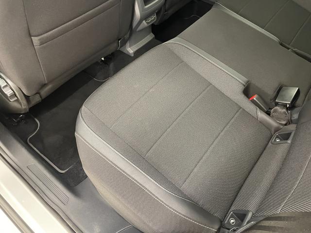 Ｔ－クロス ＴＳＩ　１ｓｔプラス　オールインセーフティ　ＡＣＣ　ＬＫＡ　ＢＳＭ　リアトラックアラート　純正ナビ　リアビューカメラ　ＴＶ　ＡｐｐｌｅＣａｒＰｌａｙ　ＬＥＤヘッドライト　ハイビームＡ　駐車支援システム　純正１８インチＡＷ（41枚目）