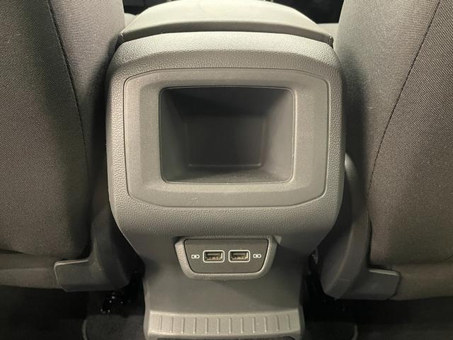 Ｔ－クロス ＴＳＩ　１ｓｔプラス　オールインセーフティ　ＡＣＣ　ＬＫＡ　ＢＳＭ　リアトラックアラート　純正ナビ　リアビューカメラ　ＴＶ　ＡｐｐｌｅＣａｒＰｌａｙ　ＬＥＤヘッドライト　ハイビームＡ　駐車支援システム　純正１８インチＡＷ（42枚目）