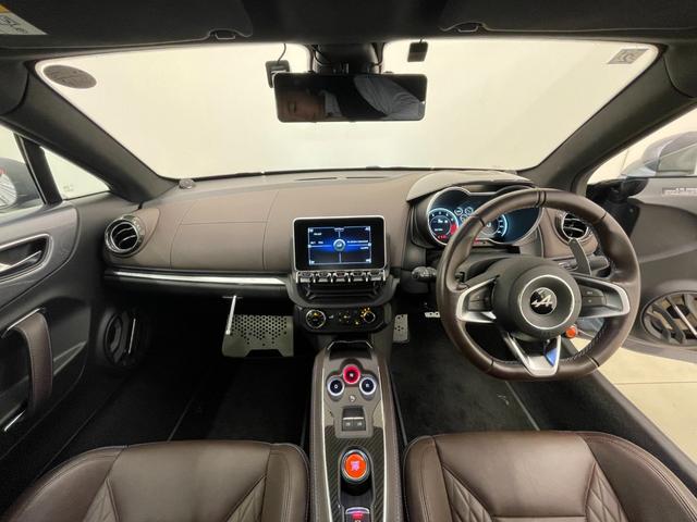 A110 リネージ Sabelt製ブラウン革シート シートヒH ブレンボ製キャリパー Focalスピーカー カーボンインテリア Pシフト クルーズコントロール LEDヘッドライト 純正18インチAW(5枚目)