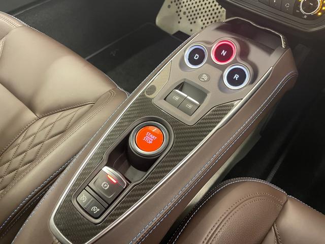 A110 リネージ Sabelt製ブラウン革シート シートヒH ブレンボ製キャリパー Focalスピーカー カーボンインテリア Pシフト クルーズコントロール LEDヘッドライト 純正18インチAW(18枚目)