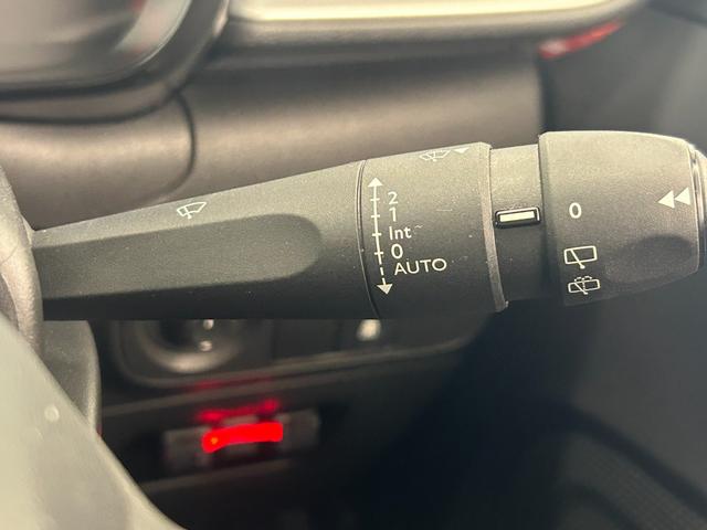 Ｃ３ シャイン　アクティブセーフティブレーキ　純正ナビ　バックカメラ　ＴＶ　ＡｐｐｌｅＣａｒＰｌａｙ　クルーズコントロール　ＢＳＭ　ＬＫＡ　インテリジェントハイビーム　パーキングセンサー　ＥＴＣ　１６インチＡＷ（8枚目）