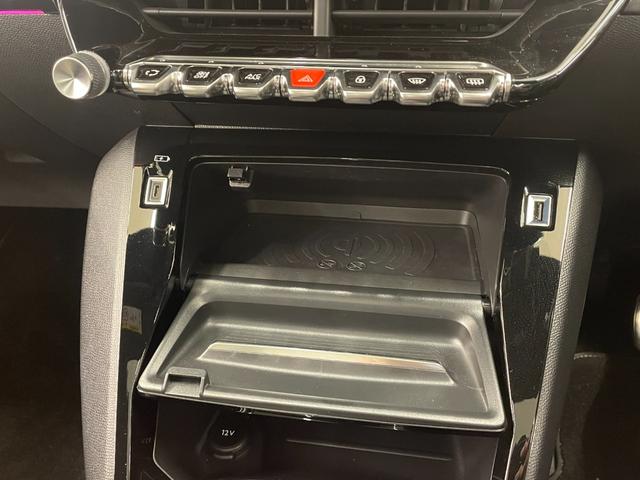 ＬＩＢＥＲＡＬＡでは多種多様の車種をご用意させていただいております。お客様がご納得いくまで、そのお車の持つ特性を五感すべてで感じ取っていただける場をご提供します。