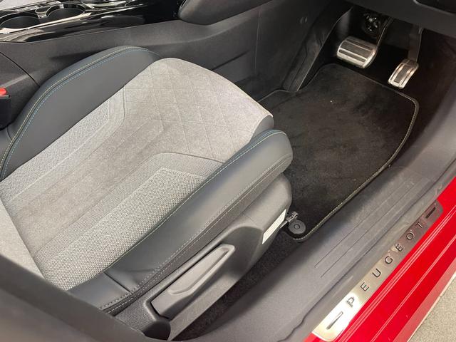 ＬＩＢＥＲＡＬＡは輸入車選びのすべてを見つめ直し新たなスタイルを提案するインポートセレクトブランドです。