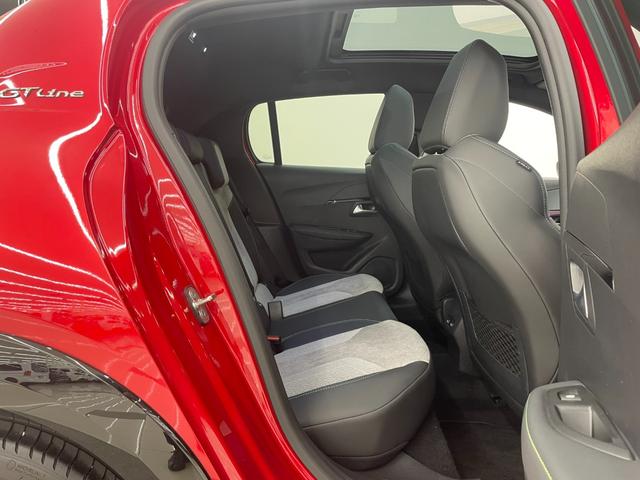 オーナー様となる方がクルマから直接感じるリアルな感性を第一にした最良の一台との出会いをコーディネートいたします。