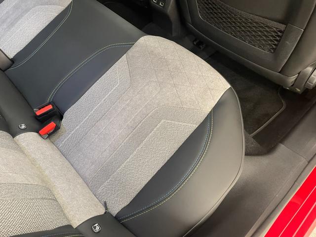 ＬＩＢＥＲＡＬＡではまず最初にコレクションボックスからお好みのコーヒーをお選びいただきます。お選びいただいたコーヒーにあわせて、担当のコーディネーターがプレミアムカーを提案いたします。