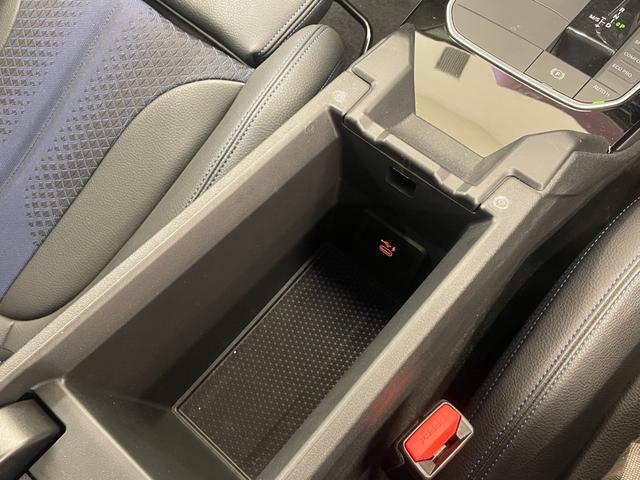 １シリーズ １１８ｉ　Ｍスポーツ　衝突軽減Ｂ　純正ｉＤｒｉｖｅ７　リアカメラ　後退アシスト　ＡｐｐｌｅＣａｒＰｌａｙ　ＡＣＣ　オートトランクゲート　コンフォートアクセス　ＬＥＤヘッドライト　ＰＤＣ　ハーフレザー　純正１８インチＡＷ（18枚目）