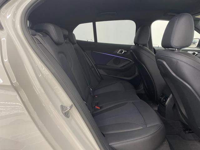 １シリーズ １１８ｉ　Ｍスポーツ　衝突軽減Ｂ　純正ｉＤｒｉｖｅ７　リアカメラ　後退アシスト　ＡｐｐｌｅＣａｒＰｌａｙ　ＡＣＣ　オートトランクゲート　コンフォートアクセス　ＬＥＤヘッドライト　ＰＤＣ　ハーフレザー　純正１８インチＡＷ（29枚目）