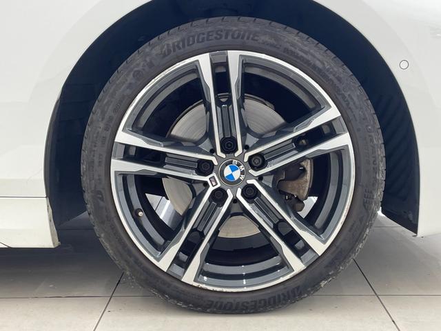 １シリーズ １１８ｉ　Ｍスポーツ　衝突軽減Ｂ　純正ｉＤｒｉｖｅ７　リアカメラ　後退アシスト　ＡｐｐｌｅＣａｒＰｌａｙ　ＡＣＣ　オートトランクゲート　コンフォートアクセス　ＬＥＤヘッドライト　ＰＤＣ　ハーフレザー　純正１８インチＡＷ（55枚目）