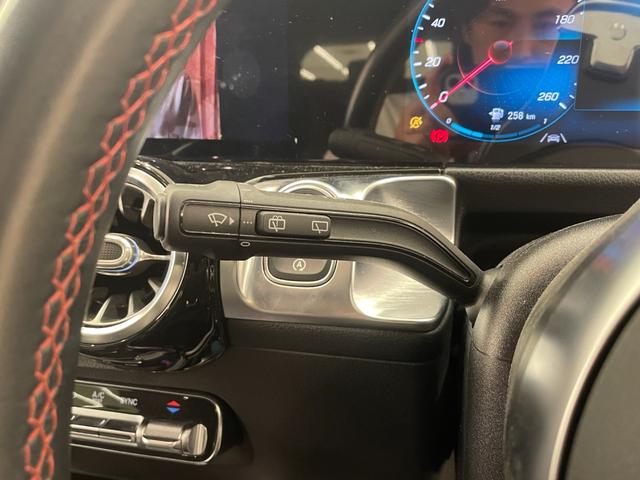 GLB GLB200d AMGライン レーダーセーフティP アドバンスドP ナビゲーションP 純正ナビ 360°カメラ 地デジ HUD ハーフレザー シートヒーター パワーシート パワーテールゲート マルチビームLED アンビエントライト(8枚目)