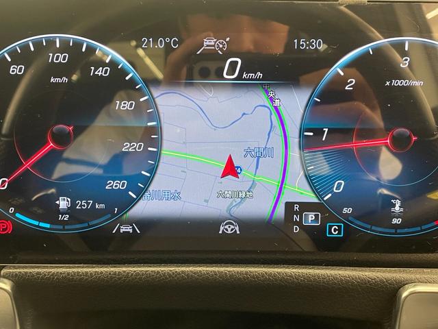 GLB GLB200d AMGライン レーダーセーフティP アドバンスドP ナビゲーションP 純正ナビ 360°カメラ 地デジ HUD ハーフレザー シートヒーター パワーシート パワーテールゲート マルチビームLED アンビエントライト(11枚目)