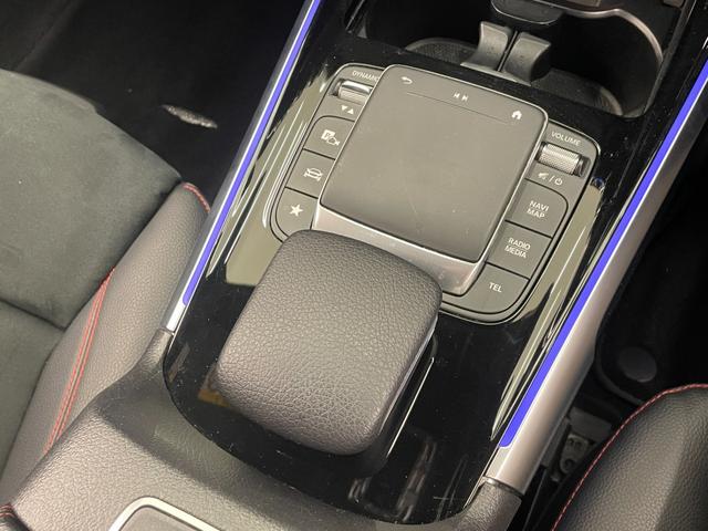 GLB GLB200d AMGライン レーダーセーフティP アドバンスドP ナビゲーションP 純正ナビ 360°カメラ 地デジ HUD ハーフレザー シートヒーター パワーシート パワーテールゲート マルチビームLED アンビエントライト(23枚目)