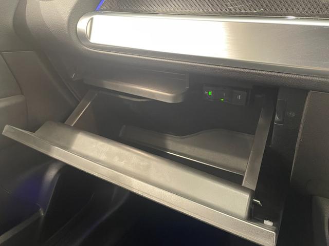 GLB GLB200d AMGライン レーダーセーフティP アドバンスドP ナビゲーションP 純正ナビ 360°カメラ 地デジ HUD ハーフレザー シートヒーター パワーシート パワーテールゲート マルチビームLED アンビエントライト(24枚目)