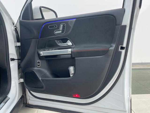 GLB GLB200d AMGライン レーダーセーフティP アドバンスドP ナビゲーションP 純正ナビ 360°カメラ 地デジ HUD ハーフレザー シートヒーター パワーシート パワーテールゲート マルチビームLED アンビエントライト(31枚目)