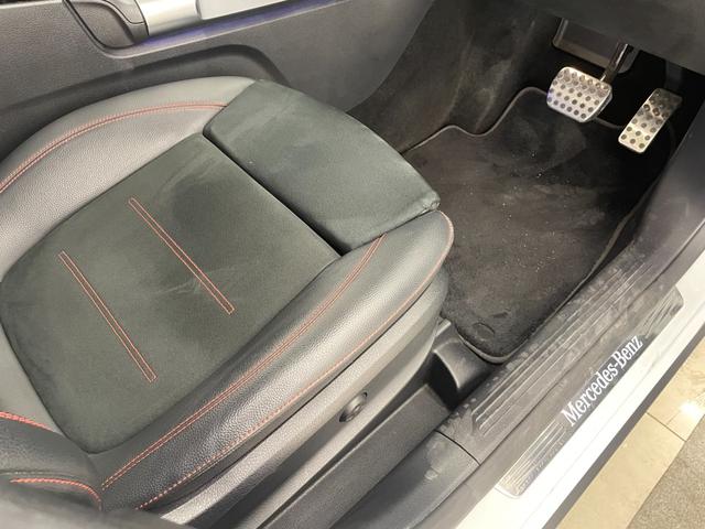 GLB GLB200d AMGライン レーダーセーフティP アドバンスドP ナビゲーションP 純正ナビ 360°カメラ 地デジ HUD ハーフレザー シートヒーター パワーシート パワーテールゲート マルチビームLED アンビエントライト(34枚目)