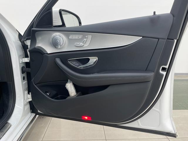 Ｅクラス Ｅ２００　４マチック　アバンギャルド　レザーＰＫＧ　レーダーセーフティＰＫＧ　Ｂｕｒｍｅｓｔｅｒサウンド　黒革シート　純正ナビ　３６０°カメラ　地デジ　ＡｐｐｌｅＣａｒＰｌａｙ　アンビエントライト　パワーバックドア　ＬＥＤヘッドライト（32枚目）