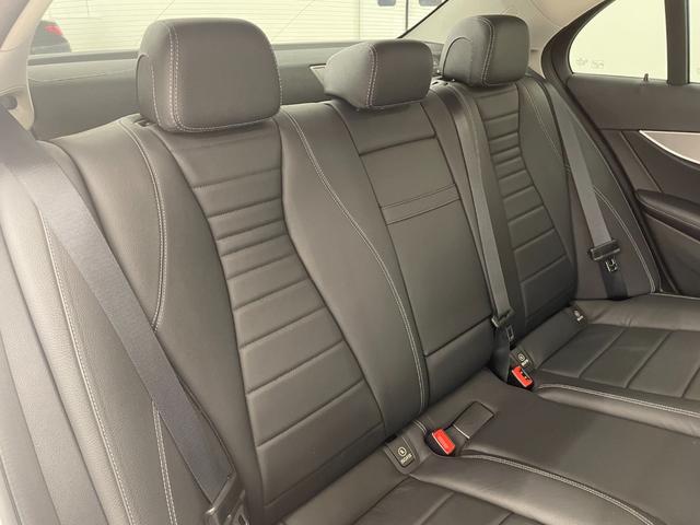 Ｅクラス Ｅ２００　４マチック　アバンギャルド　レザーＰＫＧ　レーダーセーフティＰＫＧ　Ｂｕｒｍｅｓｔｅｒサウンド　黒革シート　純正ナビ　３６０°カメラ　地デジ　ＡｐｐｌｅＣａｒＰｌａｙ　アンビエントライト　パワーバックドア　ＬＥＤヘッドライト（38枚目）