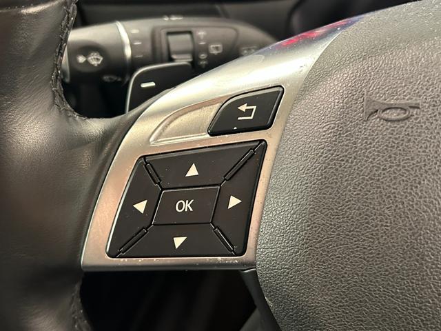 Ｇクラス Ｇ３５０ｄ　ラグジュアリーＰＫＧ　サンルーフ　黒革シート　純正ナビ　ＴＶ　リアカメラ　ｈａｒｍａｎｋａｒｄｏｎ　シートヒーター　パワーシート　ＡＣＣ　ＬＫＡ　ＢＳＭ　純正１８インチＡＷ　ＬＥＤヘッドライト（6枚目）