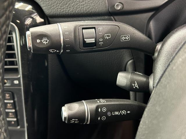 Ｇクラス Ｇ３５０ｄ　ラグジュアリーＰＫＧ　サンルーフ　黒革シート　純正ナビ　ＴＶ　リアカメラ　ｈａｒｍａｎｋａｒｄｏｎ　シートヒーター　パワーシート　ＡＣＣ　ＬＫＡ　ＢＳＭ　純正１８インチＡＷ　ＬＥＤヘッドライト（8枚目）