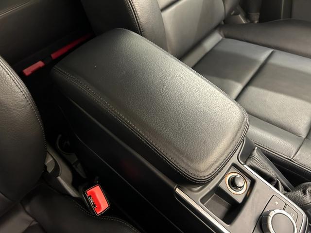 Ｇクラス Ｇ３５０ｄ　ラグジュアリーＰＫＧ　サンルーフ　黒革シート　純正ナビ　ＴＶ　リアカメラ　ｈａｒｍａｎｋａｒｄｏｎ　シートヒーター　パワーシート　ＡＣＣ　ＬＫＡ　ＢＳＭ　純正１８インチＡＷ　ＬＥＤヘッドライト（21枚目）