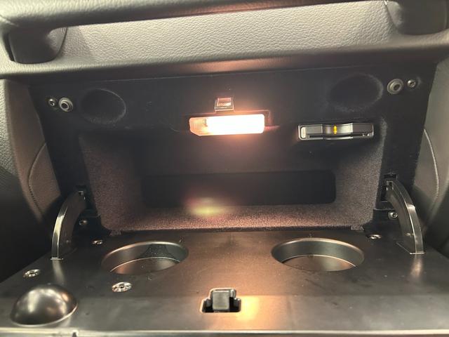 Ｇクラス Ｇ３５０ｄ　ラグジュアリーＰＫＧ　サンルーフ　黒革シート　純正ナビ　ＴＶ　リアカメラ　ｈａｒｍａｎｋａｒｄｏｎ　シートヒーター　パワーシート　ＡＣＣ　ＬＫＡ　ＢＳＭ　純正１８インチＡＷ　ＬＥＤヘッドライト（25枚目）