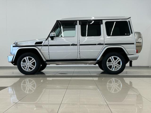 Ｇクラス Ｇ３５０ｄ　ラグジュアリーＰＫＧ　サンルーフ　黒革シート　純正ナビ　ＴＶ　リアカメラ　ｈａｒｍａｎｋａｒｄｏｎ　シートヒーター　パワーシート　ＡＣＣ　ＬＫＡ　ＢＳＭ　純正１８インチＡＷ　ＬＥＤヘッドライト（55枚目）