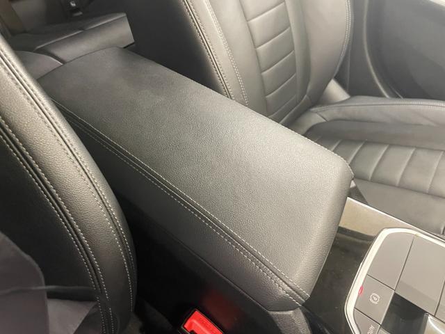 3シリーズ 320d xDriveツーリングハイラインパッケージ ハイラインPKG ドライビングアシストプロフェッショナル ブラックレザーシート シートヒーター 純正ナビ リアビューカメラ パーキングアシスト リバースアシスト ACC LCA アダプティブLED(19枚目)