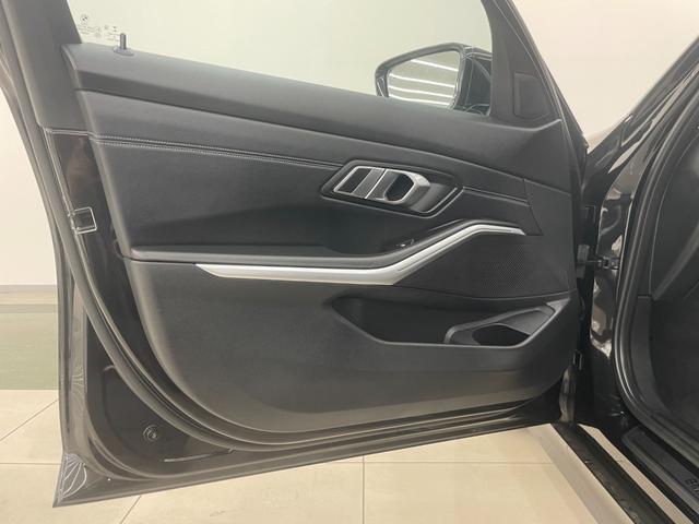 3シリーズ 320d xDriveツーリングハイラインパッケージ ハイラインPKG ドライビングアシストプロフェッショナル ブラックレザーシート シートヒーター 純正ナビ リアビューカメラ パーキングアシスト リバースアシスト ACC LCA アダプティブLED(36枚目)