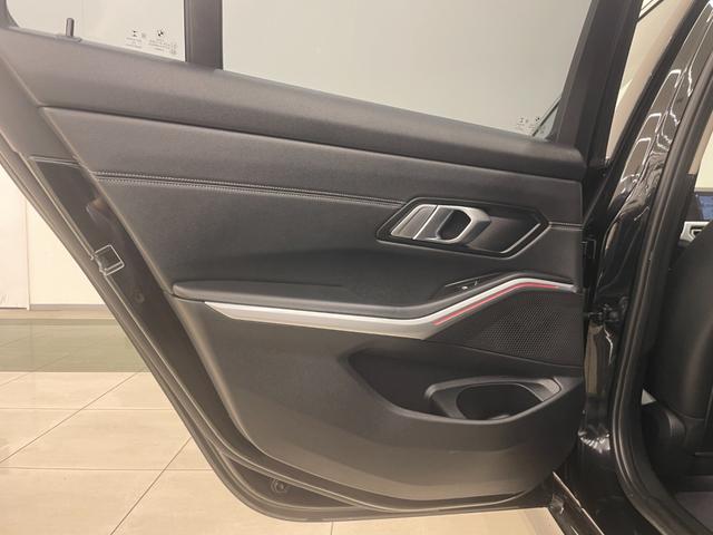 3シリーズ 320d xDriveツーリングハイラインパッケージ ハイラインPKG ドライビングアシストプロフェッショナル ブラックレザーシート シートヒーター 純正ナビ リアビューカメラ パーキングアシスト リバースアシスト ACC LCA アダプティブLED(40枚目)