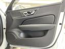 クロスカントリー　Ｂ５　ＡＷＤ　プロ　純正ＳＥＮＳＵＳ　３６０°カメラ　Ｈａｒｍａｎ／Ｋａｒｄｏｎ　フルセグＴＶ　Ｂｌｕｅｔｏｏｔｈ　ＡｐｐｌｅＣａｒＰｌａｙ　ワイヤレスチャージ　ＡＣＣ　オートライト　オートワイパー　ＡＨＢ　ＬＫＡ（31枚目）
