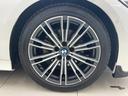 ３２０ｉ　Ｍスポーツ　サンルーフ　コンフォートＰＫＧ　ドライビングアシストプロフェッショナル　アンビエントライト　仇ぷてぃぶＬＥＤ　純正１８インチ　ワイヤレスチャージ　ＡＣＣ　ライトカーペット　ＦＳＲスポイラー　ＥＴＣ（60枚目）