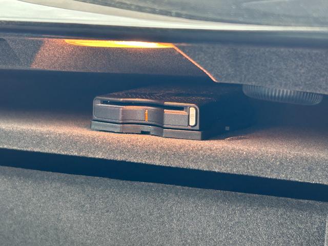 ＧＬＥ ＧＬＥ３５０ｄ　４マチックスポーツ　サンルーフ　黒革シート　純正ナビ　ｈａｒｍａｎｋａｒｄｏｎ　全周囲カメラ　サイドステップ　フルセグＴＶ　Ｂｌｕｅｔｏｏｔｈ接続　電動リアゲート　ＥＴＣ　ドラレコ　純正アルミホイール（23枚目）