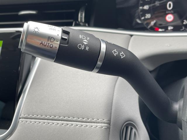 レンジローバーイヴォーク ＳＥ　白革シート　純正ナビ　Ａｐｐｌｅ　Ｃａｒ　Ｐｌａｙ　３６０度カメラ　アダプティブクルーズコントロール　ブラインドスポットモニター　デジタルインナーミラーバーチャルコックピット　パワーバックドア　ＥＴＣ（8枚目）