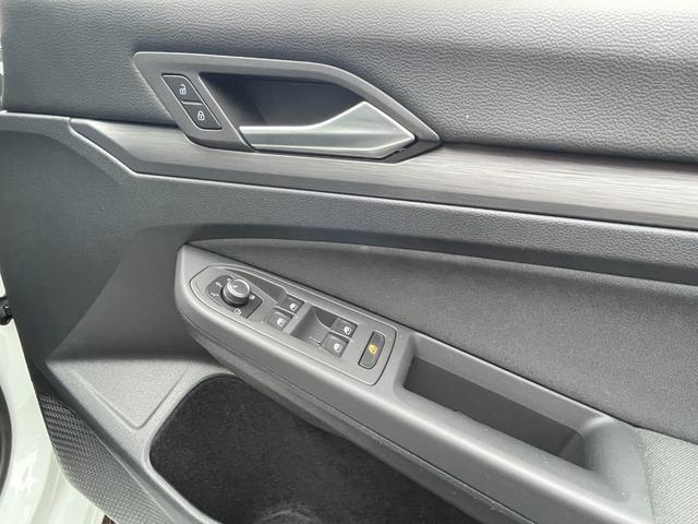 ゴルフ ｅＴＳＩスタイル　サンルーフ　ｈａｒｍａｎ　ｋａｒｄｏｎ　ＡＣＣ　純正ナビ　ａｐｐｌｅ　ｃａｒ　ｐｌａｙ　　ＩＱｌｉｇｈｔ　ヘッドアップディスプレイ　ブラインドスポットモニター　バーチャルコックピット　シートヒーター（29枚目）