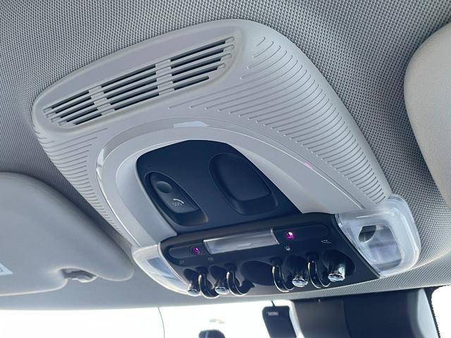 ＭＩＮＩ クーパー　１オーナー　純正ナビ　バックカメラ　インテリジェントセーフティー　コンフォートアクセス　パークディスタンスコントロール　パークアシスト　純正１５インチアルミホイール　ＬＥＤヘッドライト　ＥＴＣ（21枚目）