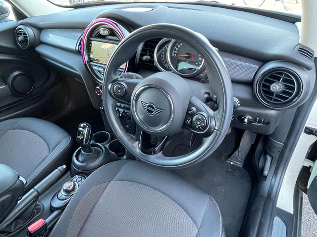 ＭＩＮＩ クーパー　１オーナー　純正ナビ　バックカメラ　インテリジェントセーフティー　コンフォートアクセス　パークディスタンスコントロール　パークアシスト　純正１５インチアルミホイール　ＬＥＤヘッドライト　ＥＴＣ（25枚目）